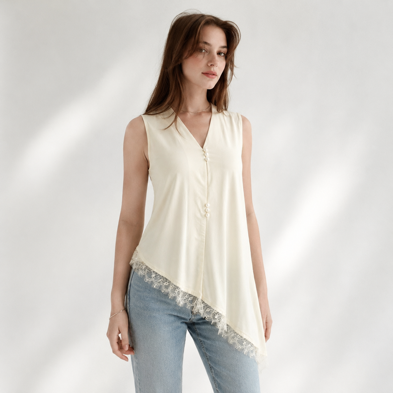 Sleeveless Lace Trim Shirt 11523